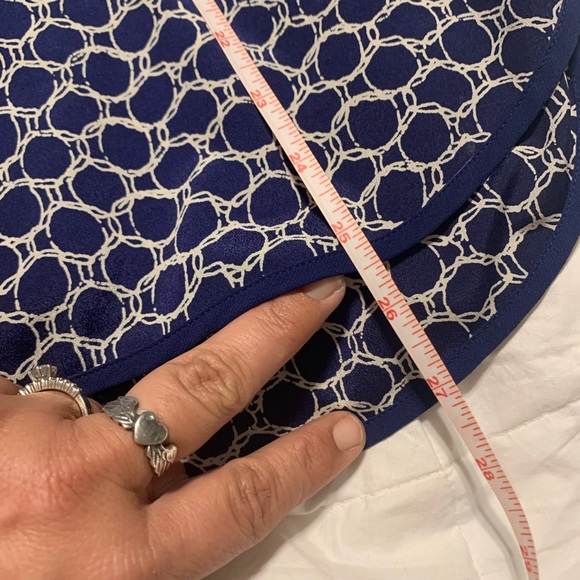 A StitchFix Navy & Cream Blouse- Scoop length, longer back - Sz. Medium - Picture 6 of 8